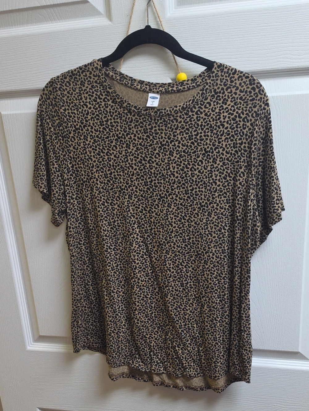 Old Navy Leopard Print Short Sleeve Tee in Tan and Black